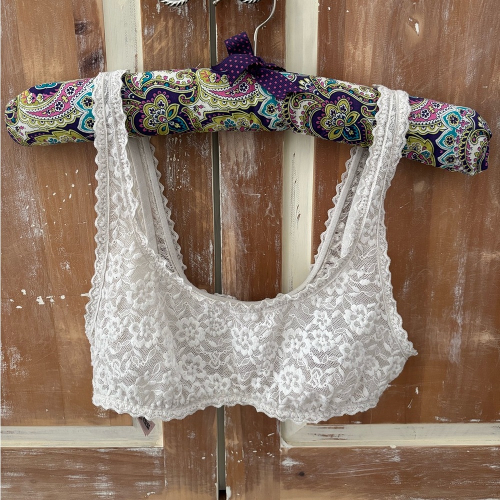🍃💕 Victoria's Secret Lace Bralette in Coconut